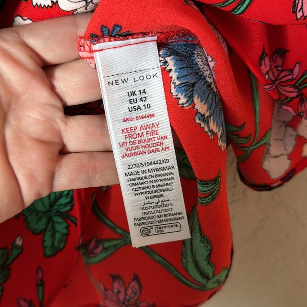 Red Floral Asymmetrical Hem Blouse | Size 10 | New Look | Boho/Casual - Picture 5 of 5